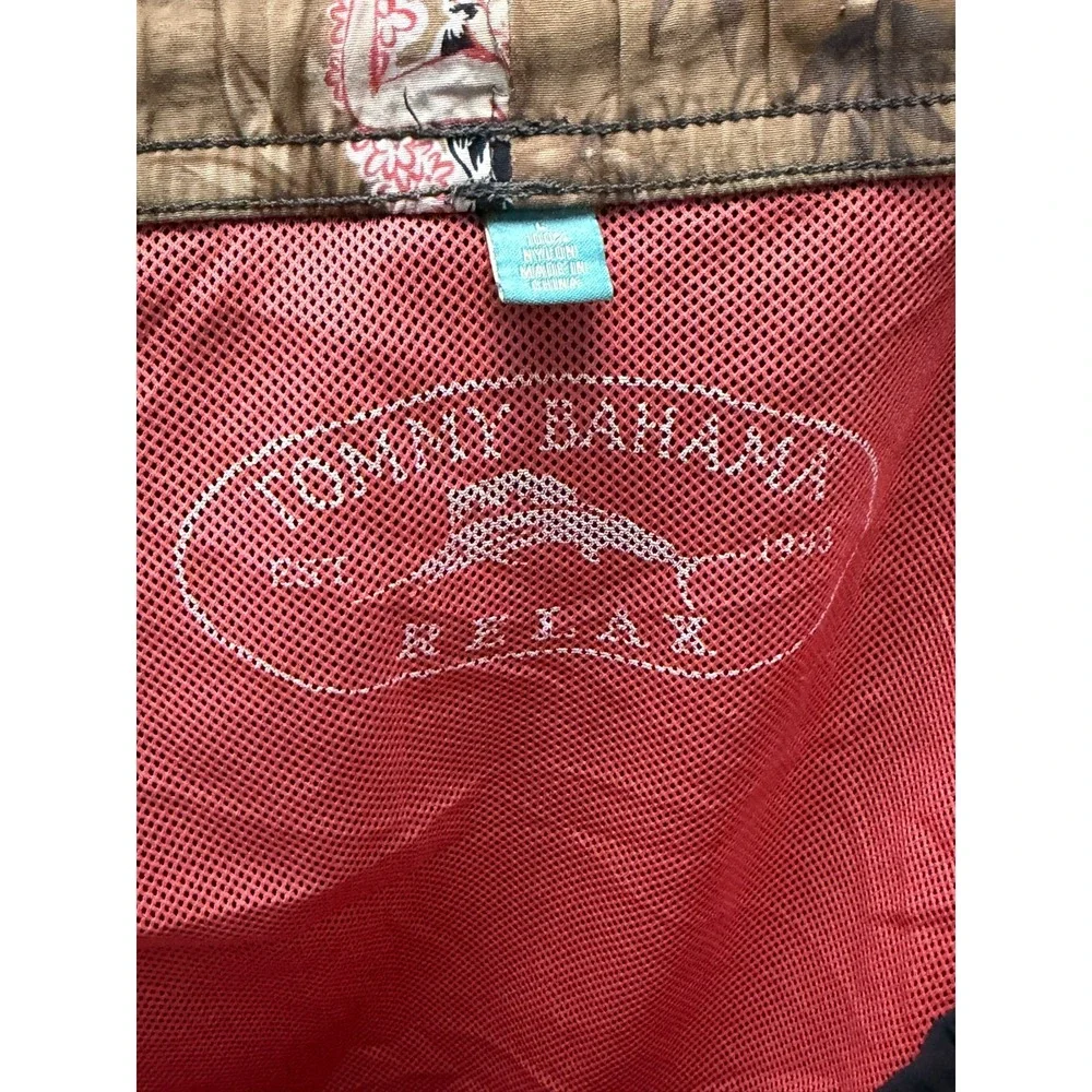 Tommy Bahama print good stitching